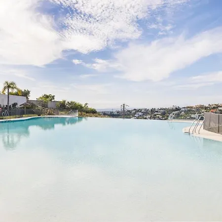 Luxury Family With Breathtaking Views Apartment