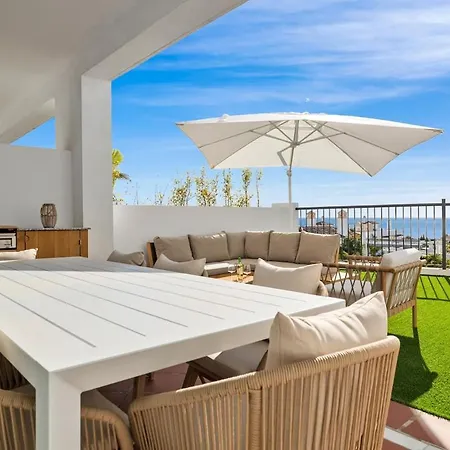 Luxury Family With Breathtaking Views Apartment