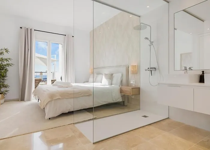 Luxury Family With Breathtaking Views