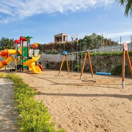 Luxury Family With Breathtaking Views Апартаменти *