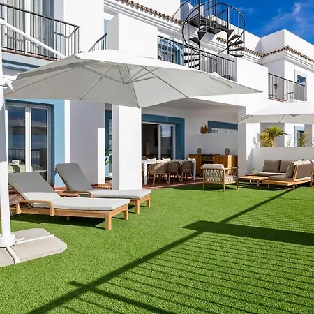 Luxury Family With Breathtaking Views Апартаменти *