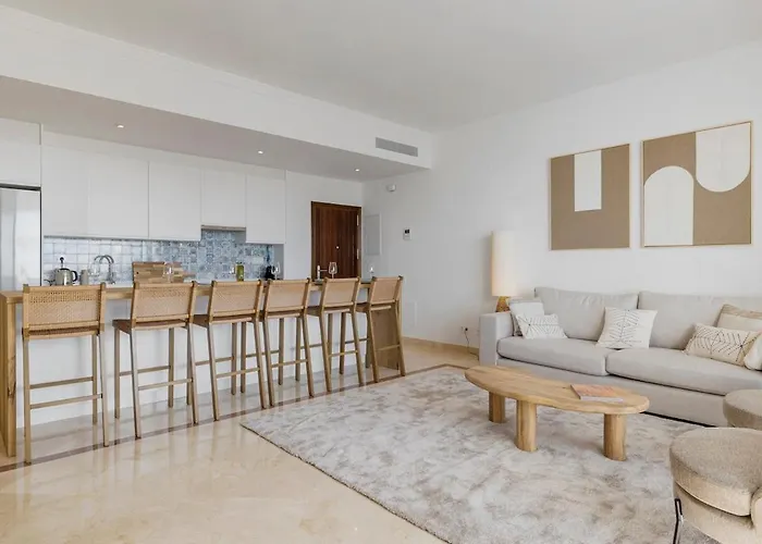 Luxury Family With Breathtaking Views *