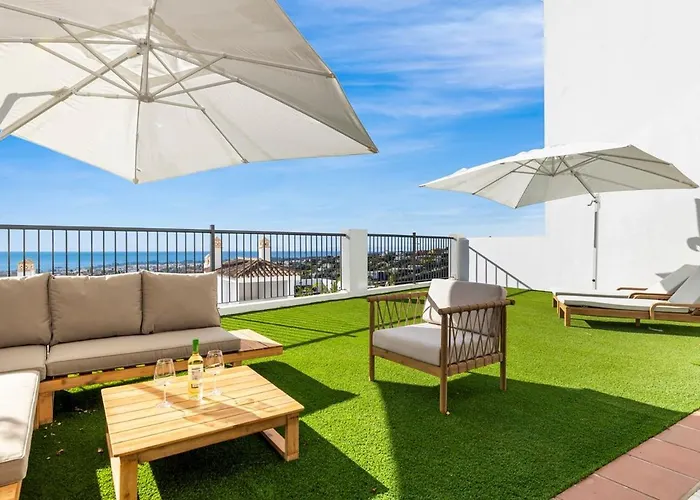 Luxury Family With Breathtaking Views *