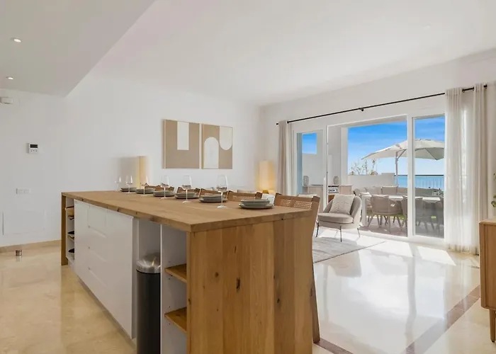 Luxury Family With Breathtaking Views *