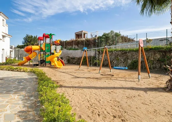 Luxury Family With Breathtaking Views Апартаменти *