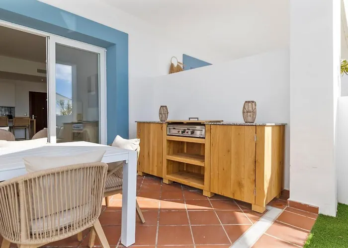 Luxury Family With Breathtaking Views *