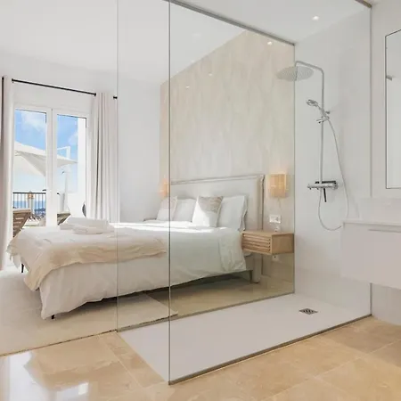 Luxury Family With Breathtaking Views