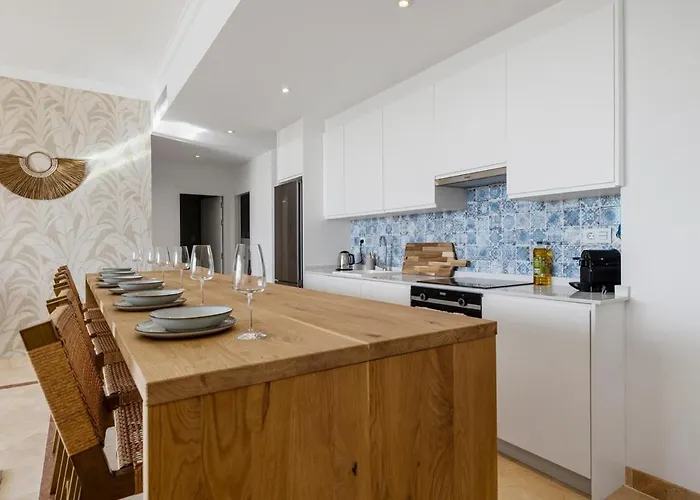Luxury Family With Breathtaking Views Marbella